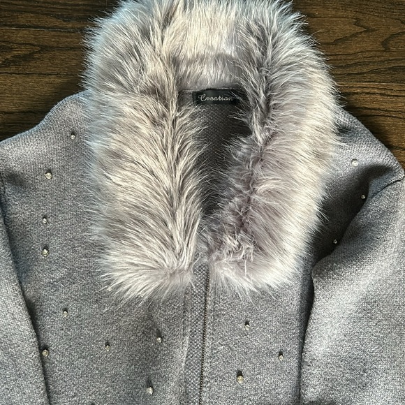 Creations cardigan style sweater with fur around collar - Picture 2 of 3